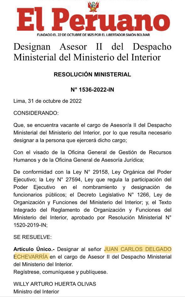 TrujiYo's tweet photo. Juan Carlos Delgado era Jefe de Asesores del exministro de Salud. Según los trabajadores, quien los instigó y forzó a depositar el dinero en sobres.

Ante denuncia de #PuntoFinal, renunció.

Días después, lo contrata como asesor el MININTER, por órdenes del ministro Willy Huerta. https://t.co/bpD5VYpjn6