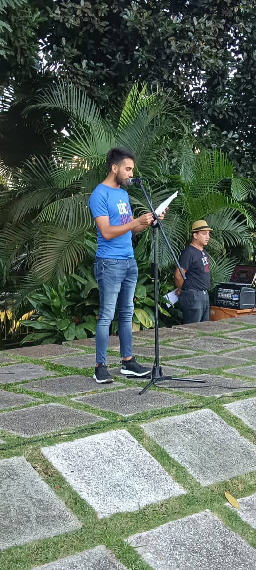 FeemVilla's tweet photo. ✌️Oyeee que honor✌️... Desde nuestra provincia Villaclareña 🧡 se realiza el acto central😎 de ingreso a la educación superior✳️.
Nuestro estudiantado siempre presente para dar el Sí 💪 por nuestra revolución🇨🇺.
#CubaEsAmor
#FEEMDeCuba
@DiazCanelB
@aylinalvarezG 
@hamlet_cu https://t.co/lm9pcdssDy
