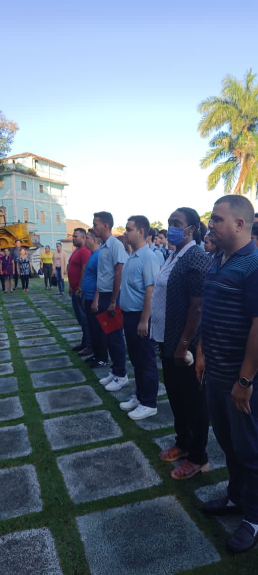 ✌️Oyeee que honor✌️... Desde nuestra provincia Villaclareña 🧡 se realiza el acto central😎 de ingreso a la educación superior✳️.
Nuestro estudiantado siempre presente para dar el Sí 💪 por nuestra revolución🇨🇺.
#CubaEsAmor
#FEEMDeCuba
<a href="/DiazCanelB/">Miguel Díaz-Canel Bermúdez</a>
@aylinalvarezG 
@hamlet_cu