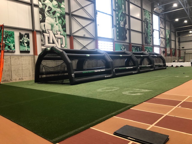inmotionair's tweet photo. Your problem (may be): Batting Cages that are adaptable for indoor practice during the winter months.
Our solution: Batting Cages that AIR UP indoors! 
#inmotionair offers our AIRCELL line of Batting Cages! #battingcages #aircell #inflatablebattingcages
https://t.co/C8tUw9qjlA https://t.co/jvQBWkij1G