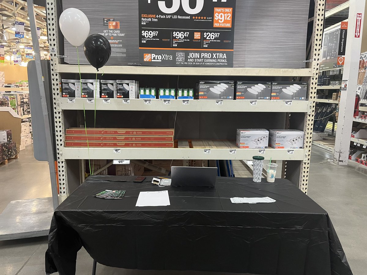 Early morning Poker PK at store #3316! Thank you for having us and surpassing your sales goal last quarter! This store is ✨four of a kind ✨ and we appreciate your partnership! <a href="/maeshalyn/">Maeshalyn Shimabukuro</a>