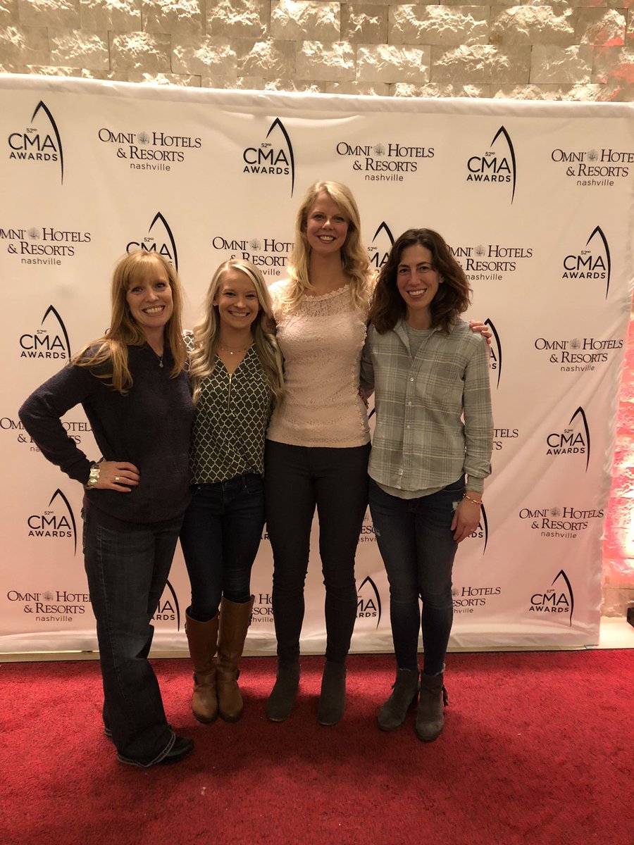 Danielle Ostendorf, PhD 🕵️♀️ 🏐 tweet media