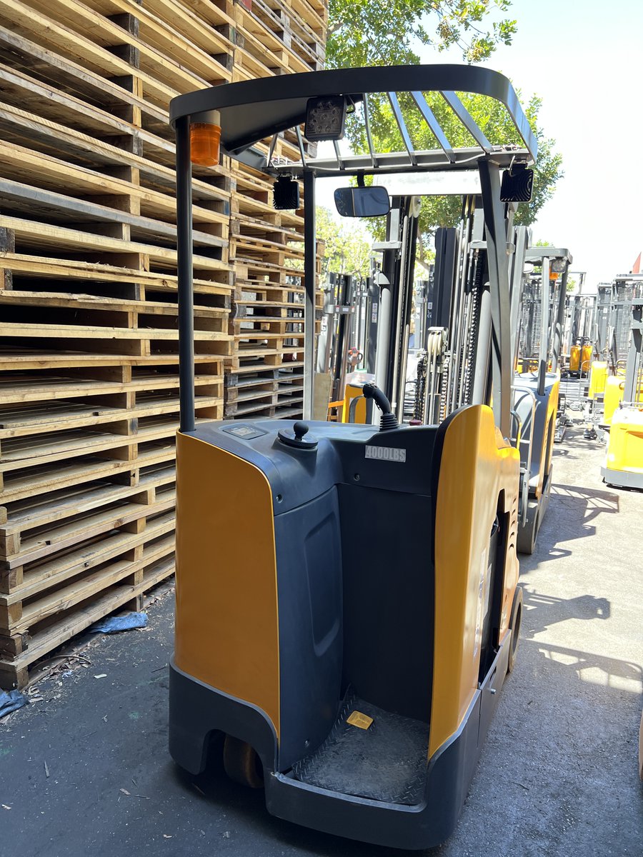 EKKOlifts's tweet photo. The EK18RF Stand-up Rider Forklift has 4,000 lbs. cap., a 216" lift height, side shift, free lift 61.34", tilt 3/6 degree.
#contactus
https://t.co/WHEJyJileT
info@ekkolifts.com
(877)232-6517
#ekkolifts #forklifts #stackers #sideshift #tilt #FreeLift #warehouseequipment https://t.co/R1tsJ3yMsB