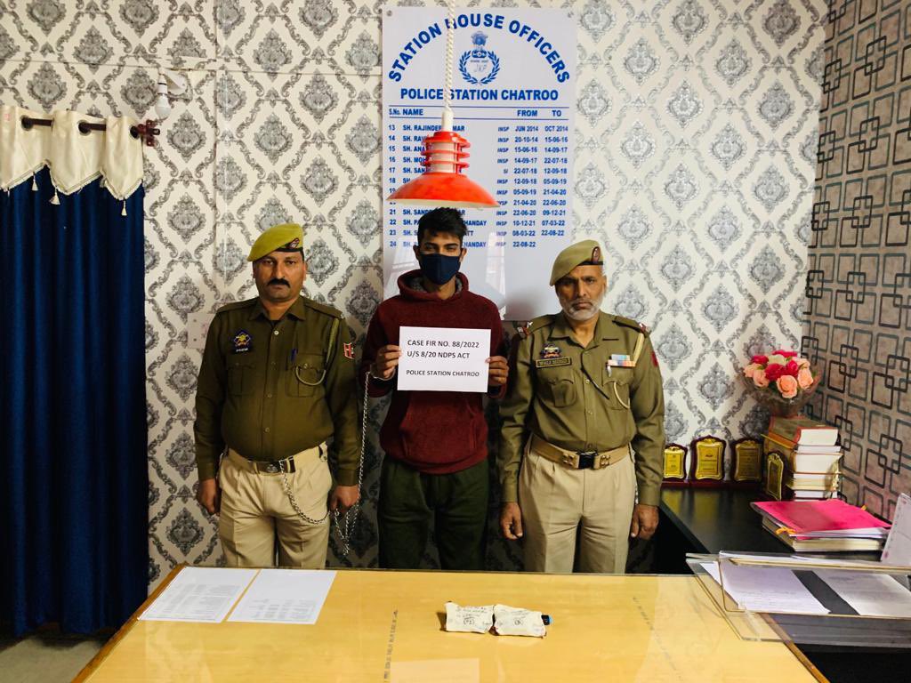 SSPKishtwar's tweet photo. *01 More Notorious Drug Peddler Arrested from Chatroo…..Kishtwar Police*
#NashaMukhtAbiyaanKishtwar
*”Operation “Sanjeevani”*
#ForMoreDetailsClick
https://t.co/oMK2CY2BsN https://t.co/SIfi3UFvMm