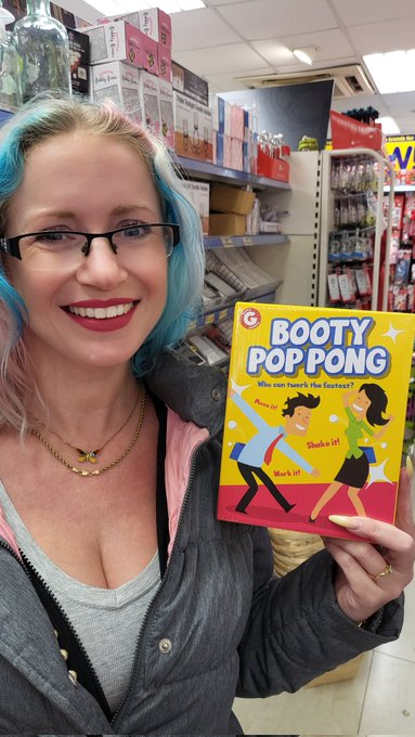 Lmfao..... who wants to play?? https://t.co/3KK66r0eAD