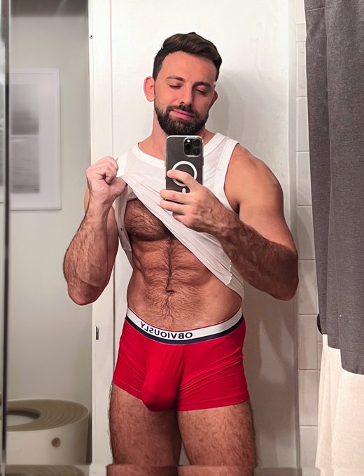 What&rsquo;s hanging this morning? https://t.co/FeG6OmqI5G