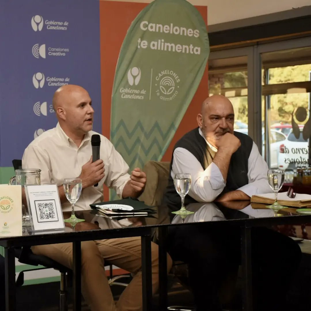 UDCMaldonado's tweet photo. El presidente Andrés Rodríguez y el vocal Marcos de León, estuvieron presentes en “CANELONES TE ALIMENTA”

Actividad que se realizó en el marco del MES MUNDIAL DE LA ALIMENTACIÓN.

#unión #comerciantes #minoristas #maldonado #uruguay 
#beneficios #descuentos #asesoramiento https://t.co/DR5Dw2SD1c