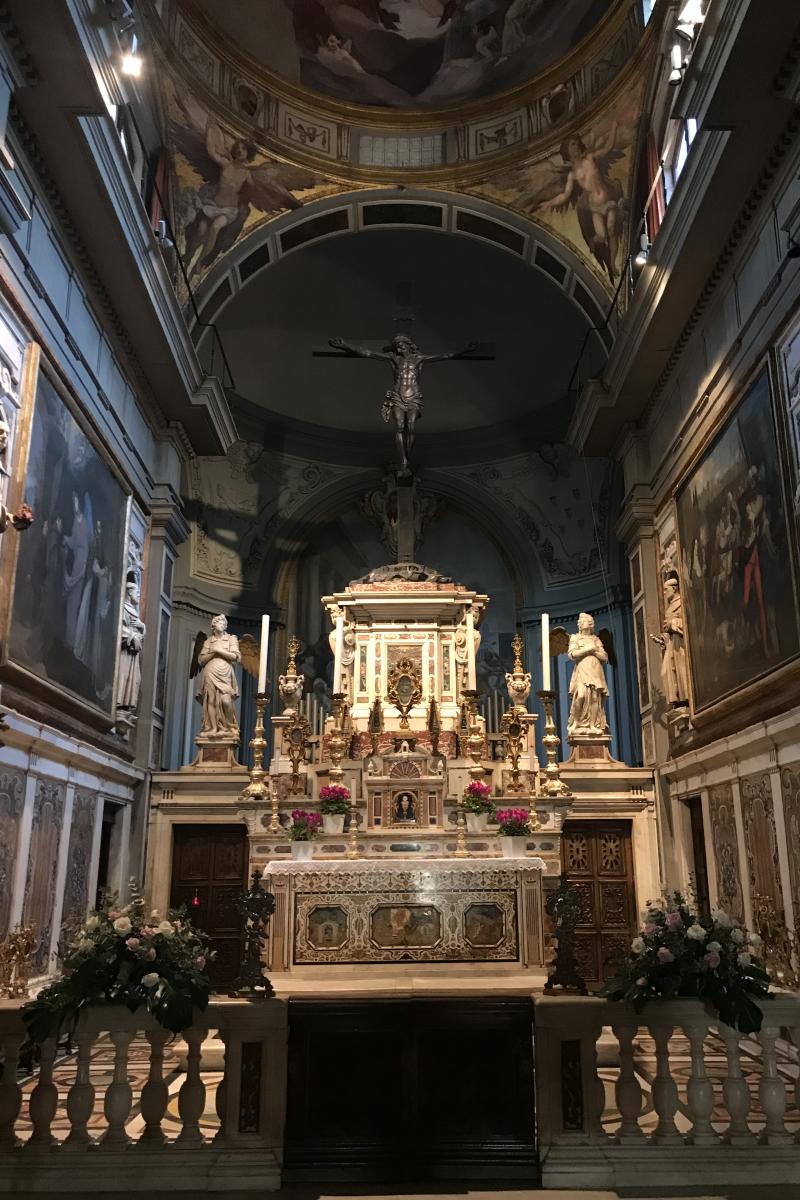 WorldCatholics's tweet photo. With November's arrival, we pause to remember the dead on All Saints' Day and All Souls' Day. Holy Cross alumna Kate Goza '20, who studied abroad in Florence, shared her reflections of the city's observances here: https://t.co/HpHnEDGyKF https://t.co/QipbD6Iqtg