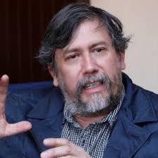 JohnMAckerman's tweet photo. Lamento mucho la salida del cineasta #ArmandoCasas del @Canal22.
Su gestión revolucionó y revitalizó ese canal a favor de la conciencia crítica y la pluralidad informativa.
El gobierno pierde otro gran cuadro, pero estoy seguro que triunfará de nuevo en sus próximos proyectos. https://t.co/RYTCykM5fV