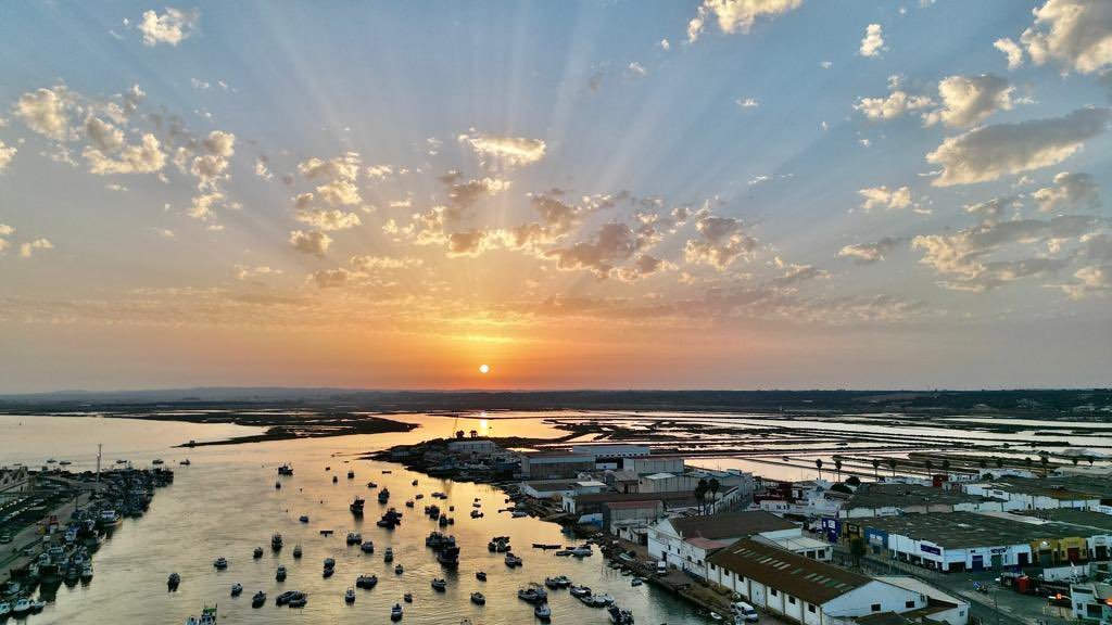 paolaaperez_'s tweet photo. 267 años del pueblo con los mejores atardeceres del mundo 🏝️🧡 https://t.co/mkx0Oiuozz
