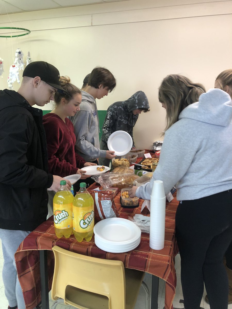 BrittanyNorth89's tweet photo. NL Students at @academy_conrad had a NL foods day to end our Culture unit @NLESDCA @EDU_GovNL #nlstudies #yummy https://t.co/Jl1ZAaoo2u