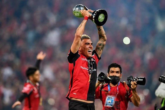 CueroDios's tweet photo. Hilo de los mejores fotos del BiCampeonato 🧵 ⬇️ https://t.co/bkGY9cA8Zd