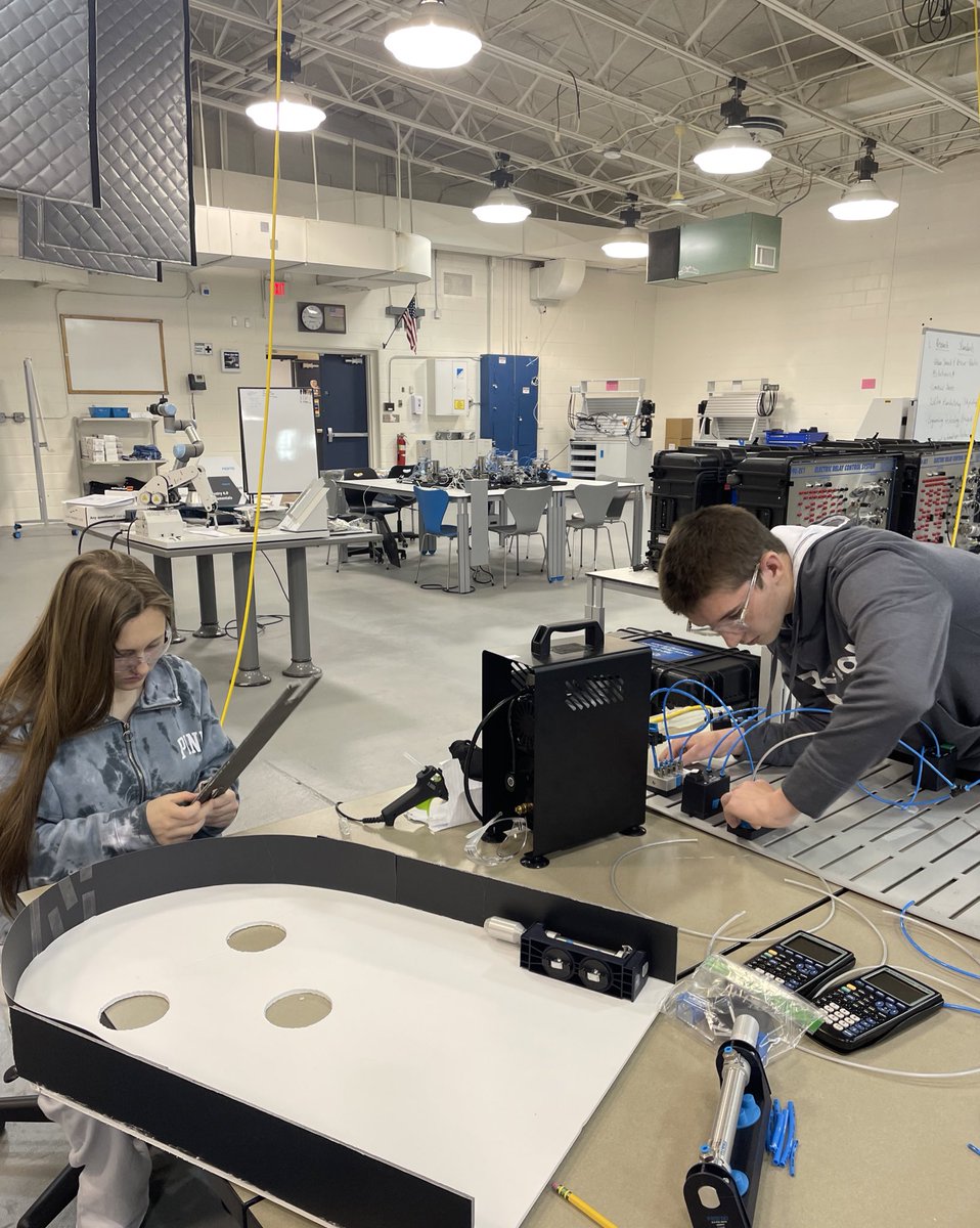 Level I started working on their pneumatically operated pinball machines, an fun introduction to pneumatics project before starting their NC3 Fundamentals of Pneumatic Certification.