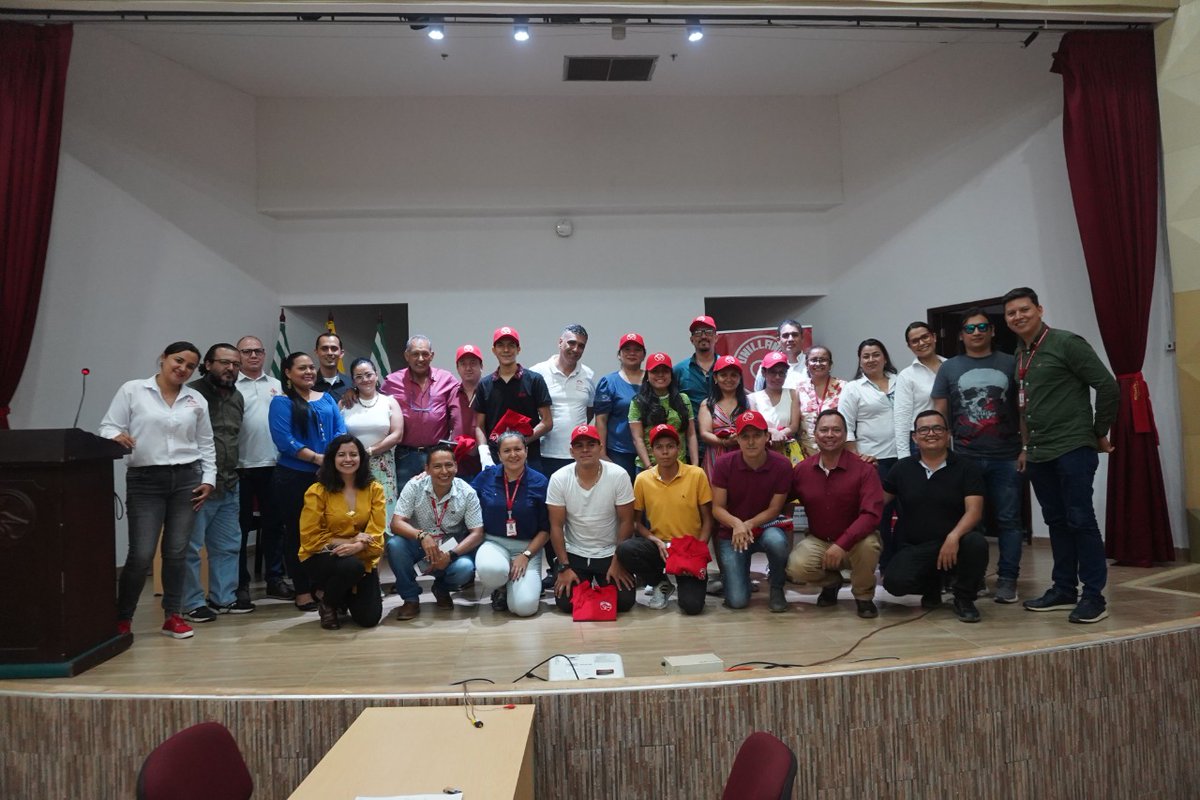 unillanos_'s tweet photo. Despedimos a 8️⃣ estudiantes sordos de diferentes programas de pregrado, quienes viajaron en misión académica especial a la Universidad Nacional de Avellaneda, ✈️🇦🇷 en Argentina, con lo cual reafirmamos nuestro compromiso con la inclusión, rompiendo fronteras. 🦻 #Unillanos https://t.co/qHDPcCJy1y
