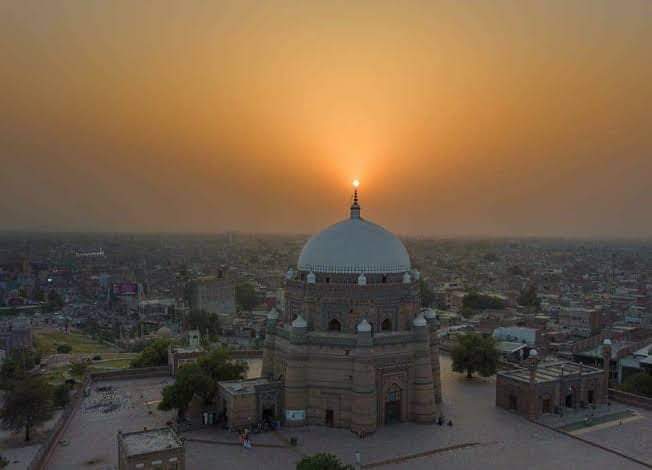 Most memorizing sunset view of Multan!

#Multan