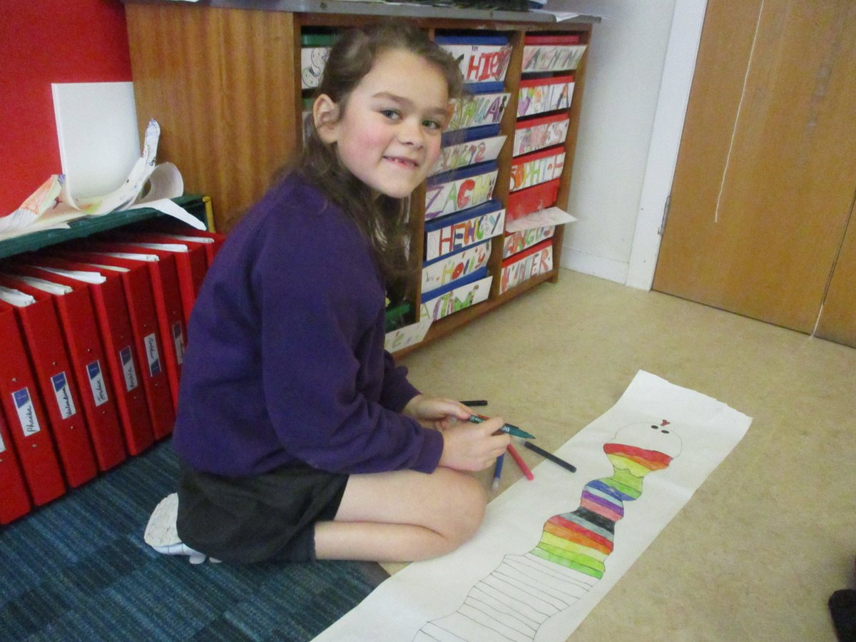longniddryps's tweet photo. Estimating &amp; measuring length in P2/3 gave us creative maths opportunities as we made snakes Stanley may have encountered in Australia! We were good at estimating 1 metre. #measuringmaths #successfullearners #creativemaths https://t.co/ddVU9qcMEB