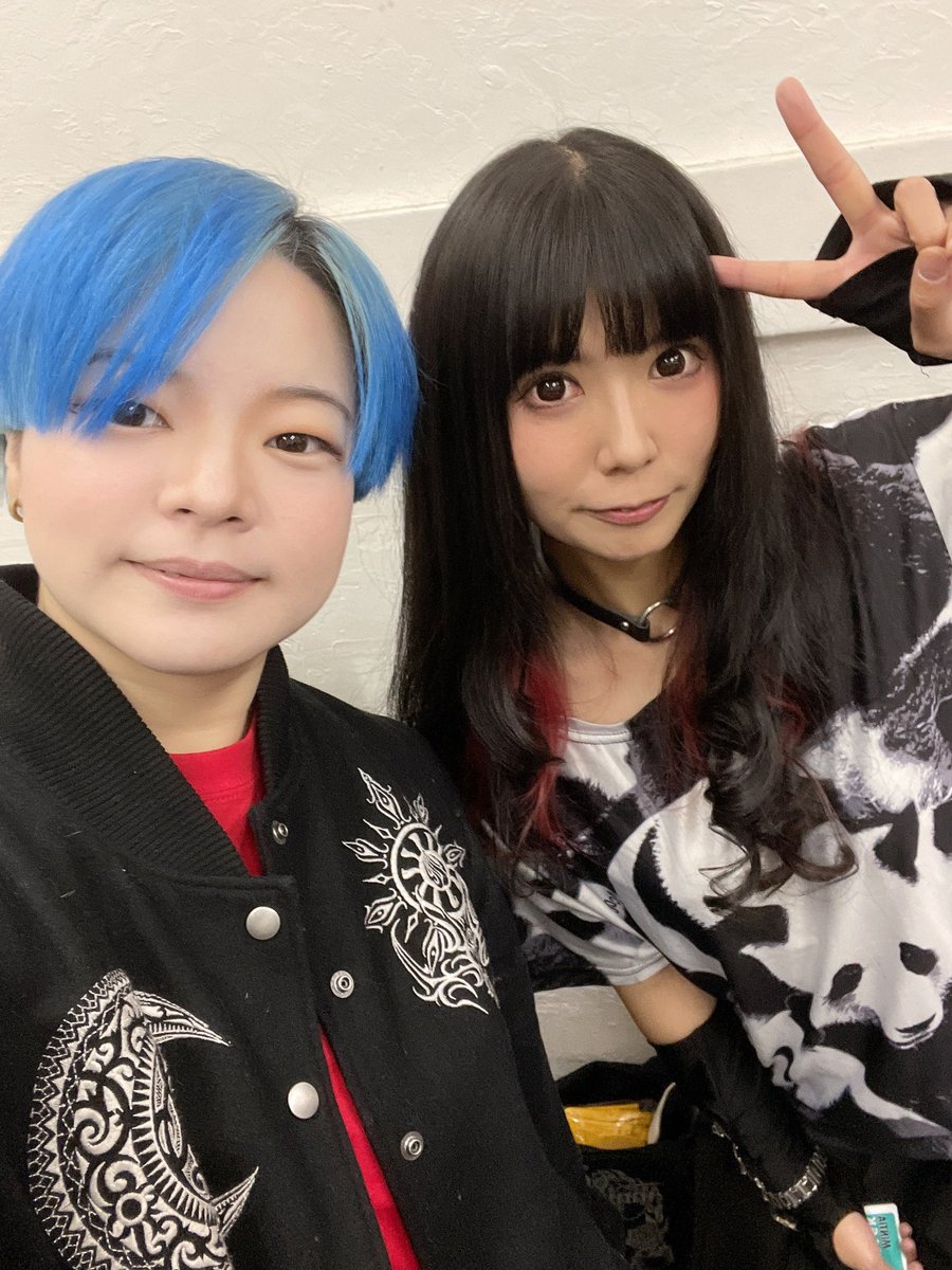 ranna_1118's tweet photo. えおぴー☆サポートin大塚Hearts+
ありがとうございました🥁
白黒パンダ🐼してmemoryしてきました🥁
えおぴー☆のお二方と📸
えおりん主催お疲れ様です！そして！お誕生日おめでとうございました🎊
#えおぴー☆ #江織杏　#あさぴー　#Vanquiet https://t.co/3CPlBy5HEN