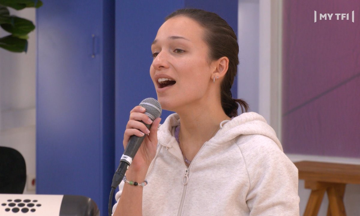 mrboyadri's tweet image. Vous préférez qui entre Enola et Carla ?
RT 🔁 pour Enola 
Like ❤️ pour Carla
#staracademylive #StarAcademyleLive