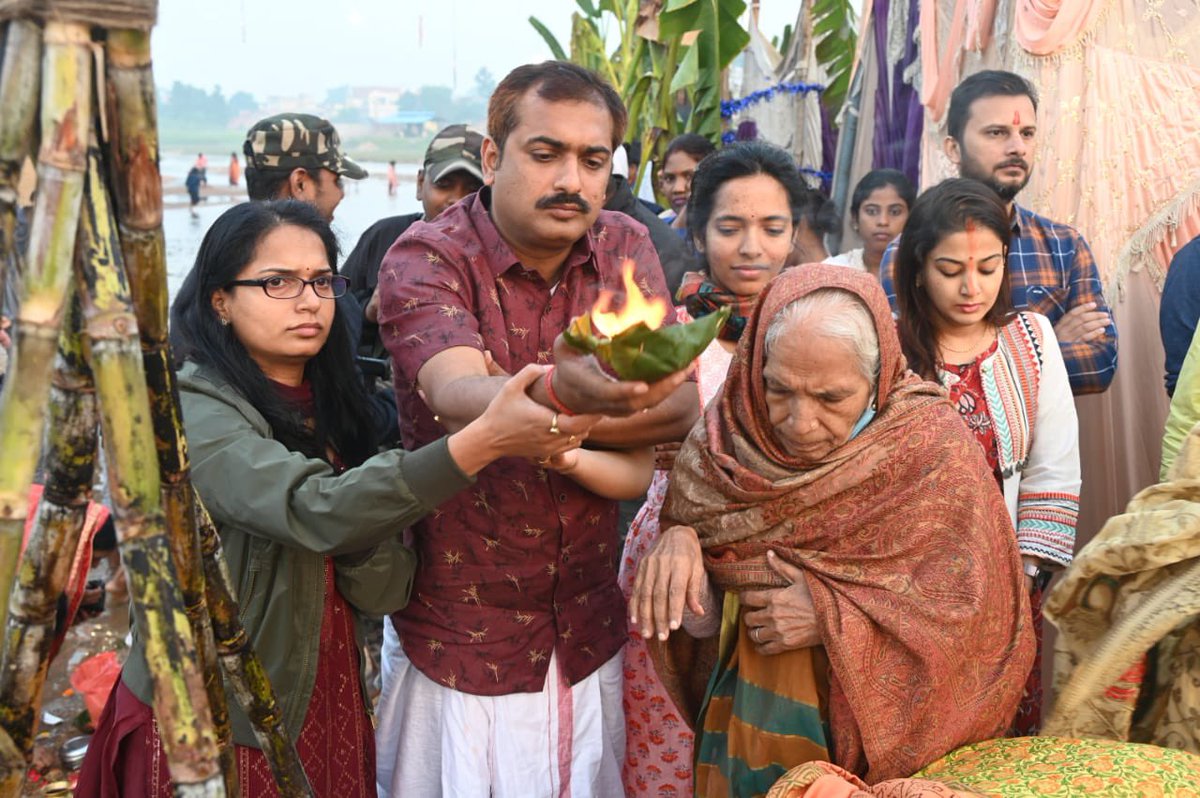 लोक आस्था का महापर्व #छठ_पूजा इस बार मेरे परिवार में भी मनाया गया !!                                                  It is not just a festival but an emotion. <a href="/RamesanReeshma/">reeshma_ramesan</a> <a href="/DrRaniKhushboo/">Dr Khushboo Rani</a>