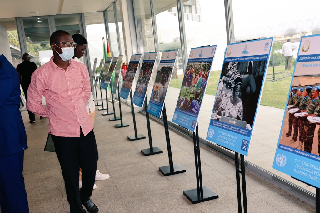 makaneraalpha1's tweet photo. Le @pvnuguinee au cœur de l'exposition photos pour célébrer les #77ans de l'#ONU 🇬🇳💪 faire parler les images 📷 c'est construire une #paix durable. @UNV_ROWCA @diengfk @OnuGuinee @saahawo @ZDjamira @Naboufall @Mounaeljaouhari @MartinVncnt @saliouthindel10 https://t.co/CFAXS3GWWc
