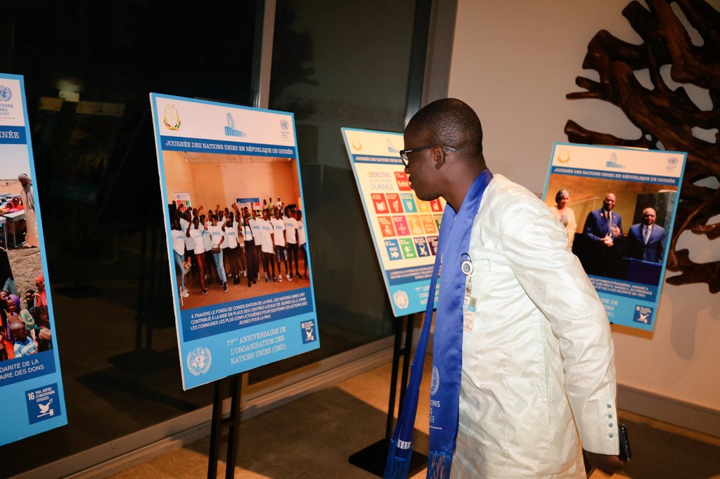 Alpha MAKANERA (@makaneraalpha1) on Twitter photo Le <a href="/pvnuguinee/">VNU Guinée</a> au cœur de l'exposition photos pour célébrer les #77ans de l'#ONU 🇬🇳💪 faire parler les images 📷 c'est construire une #paix durable. <a href="/UNV_ROWCA/">UNV W&C Africa</a> <a href="/diengfk/">Koumba DIENG</a> <a href="/OnuGuinee/">NATIONS UNIES GUINEE</a> <a href="/saahawo/">Sika Ahawo</a> <a href="/ZDjamira/">Djamira Zorom</a> <a href="/Naboufall/">Nabou Fall</a> <a href="/Mounaeljaouhari/">Mouna EL JAOUHARI</a> <a href="/MartinVncnt/">Vincent Martin</a> <a href="/saliouthindel10/">Saliou Diallo</a> Le <a href="/pvnuguinee/">VNU Guinée</a> au cœur de l'exposition photos pour célébrer les #77ans de l'#ONU 🇬🇳💪 faire parler les images 📷 c'est construire une #paix durable. <a href="/UNV_ROWCA/">UNV W&C Africa</a> <a href="/diengfk/">Koumba DIENG</a> <a href="/OnuGuinee/">NATIONS UNIES GUINEE</a> <a href="/saahawo/">Sika Ahawo</a> <a href="/ZDjamira/">Djamira Zorom</a> <a href="/Naboufall/">Nabou Fall</a> <a href="/Mounaeljaouhari/">Mouna EL JAOUHARI</a> <a href="/MartinVncnt/">Vincent Martin</a> <a href="/saliouthindel10/">Saliou Diallo</a>