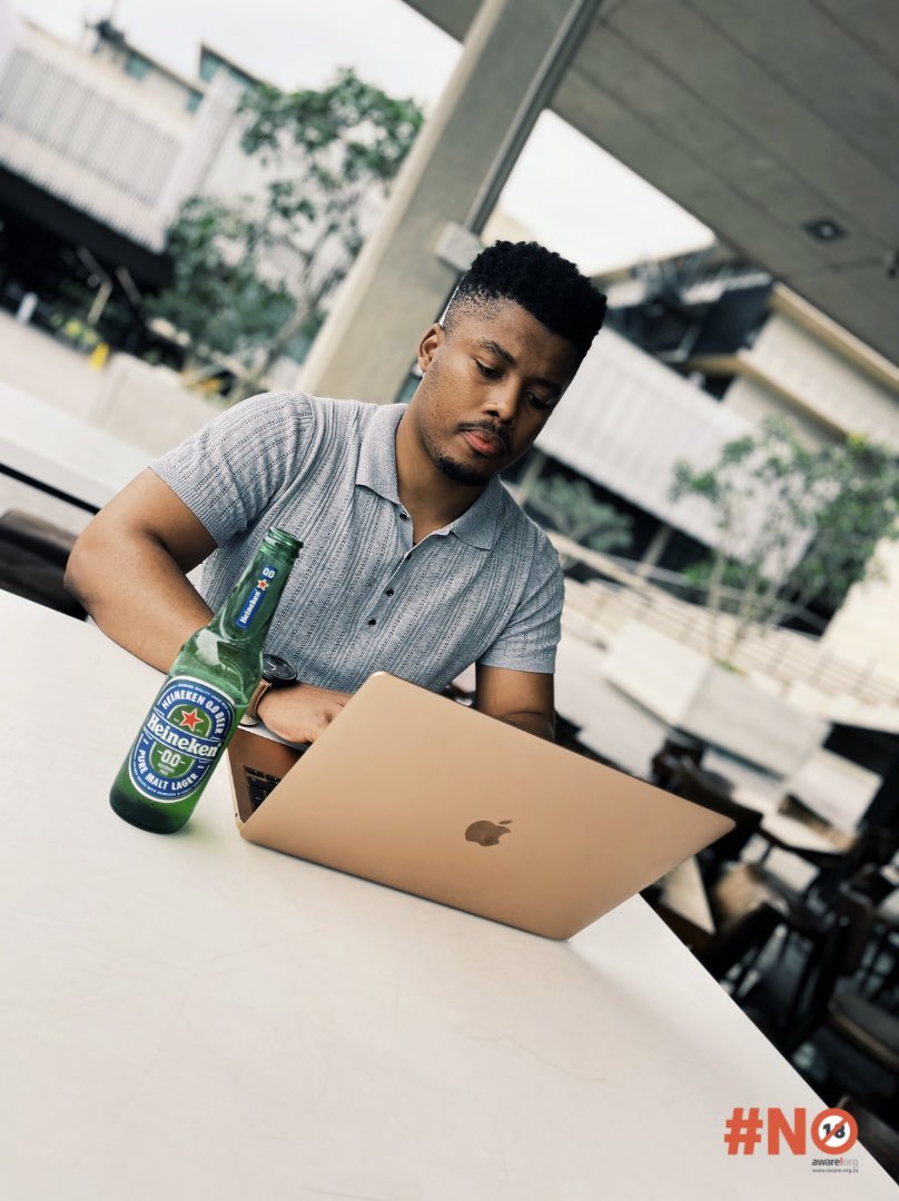 DamianNgema's tweet photo. Been such a busy day of pitching but trust me to savour #MyHeinekenHour 💚 with a cold Heineken 0.0. https://t.co/rhTngx8X0L
