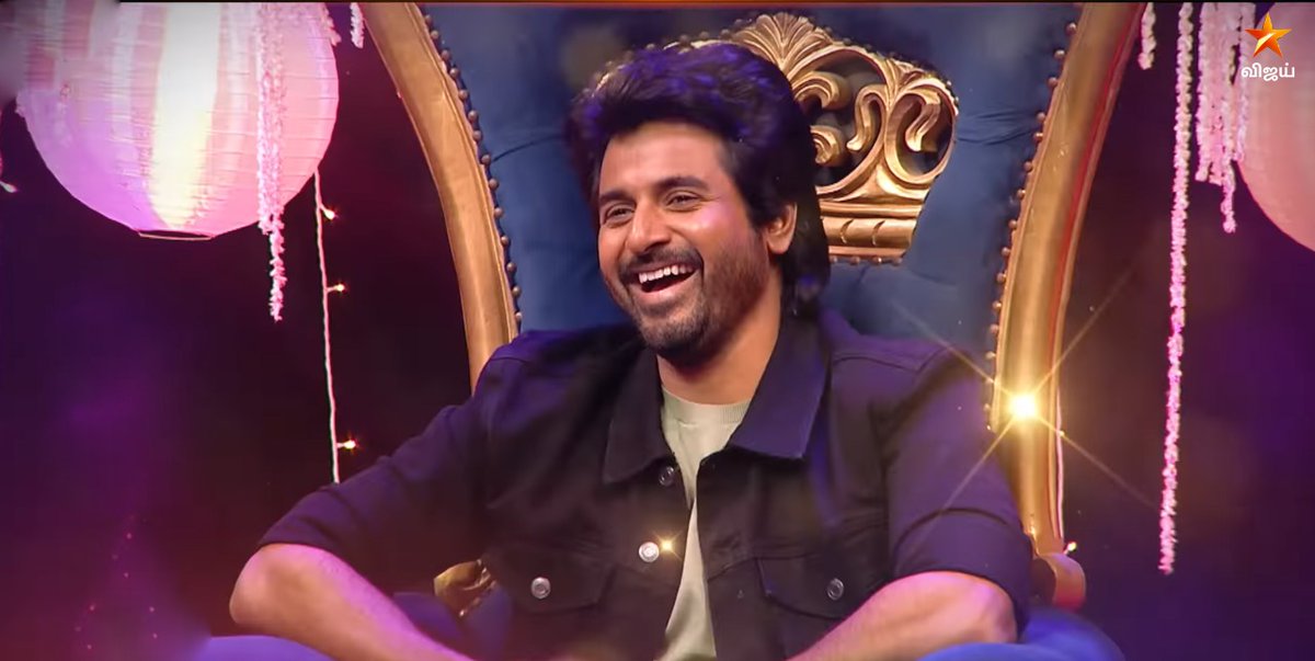 AishuSKsista's tweet photo. Obviously me in second pic while admiring my darlings smile💜🙈😻...
#Sivakarthikeyan #PrinceDiwali #Prince https://t.co/IVqmatif71