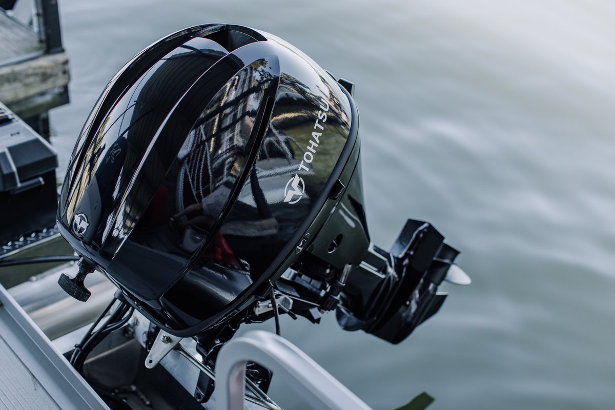 TohatsuAmerica's tweet photo. With a completely redesigned midsection, the MFS25/30D has an overall weight reduction of 30lbs from the previous version - all without sacrificing performance.
Learn more at our website: https://t.co/iwPS9r5Duj
#TohatsuAmerica #MFS25D #MFS30D #SimpliqTechnology https://t.co/04gw4DufP4