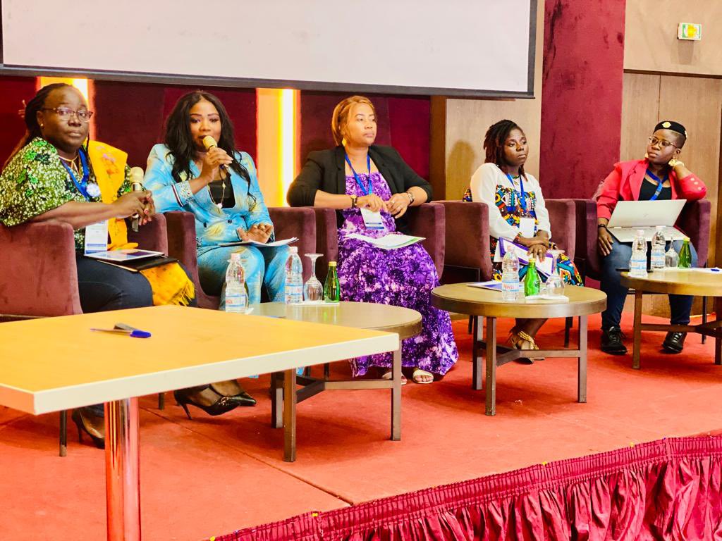MakokiYaMwasi's tweet photo. Tenu à #Abidjan du 24 au 26/10/2022, le Dialogue sur l’Avortement Sécurisé en #Afrique Francophone #DASAF a connu la participation d’une forte délégation congolaise #RDC composée de @IpasOrg et 10 champions💪🏽 #DSSR représentant le Gouv., la Société Civile, une député et le PNSR https://t.co/dxh9M2Pv1D