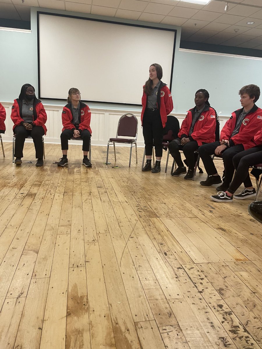 CityYearColaSC's tweet photo. Red Jacket Dedication for CY Columbia! ACM's recited the CY Pledge and shared who they are dedicating their jacket/year of service to. ACM's have chosen to carry pressing needs of this community on their backs this year! Thank you class of 2023 City Year Columbia ACM's! https://t.co/0wZY0NSO8o