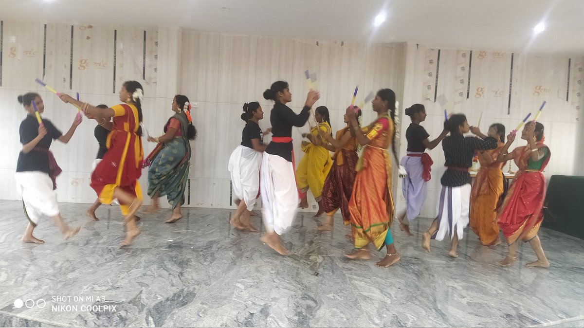 MMDRSPsandra's tweet photo. ಕನ್ನಡ ರಾಜ್ಯೋತ್ಸವದ ಸಂಭ್ರಮದಲ್ಲಿ ನಮ್ಮ ಶಾಲೆ https://t.co/PjCyH6eOXU