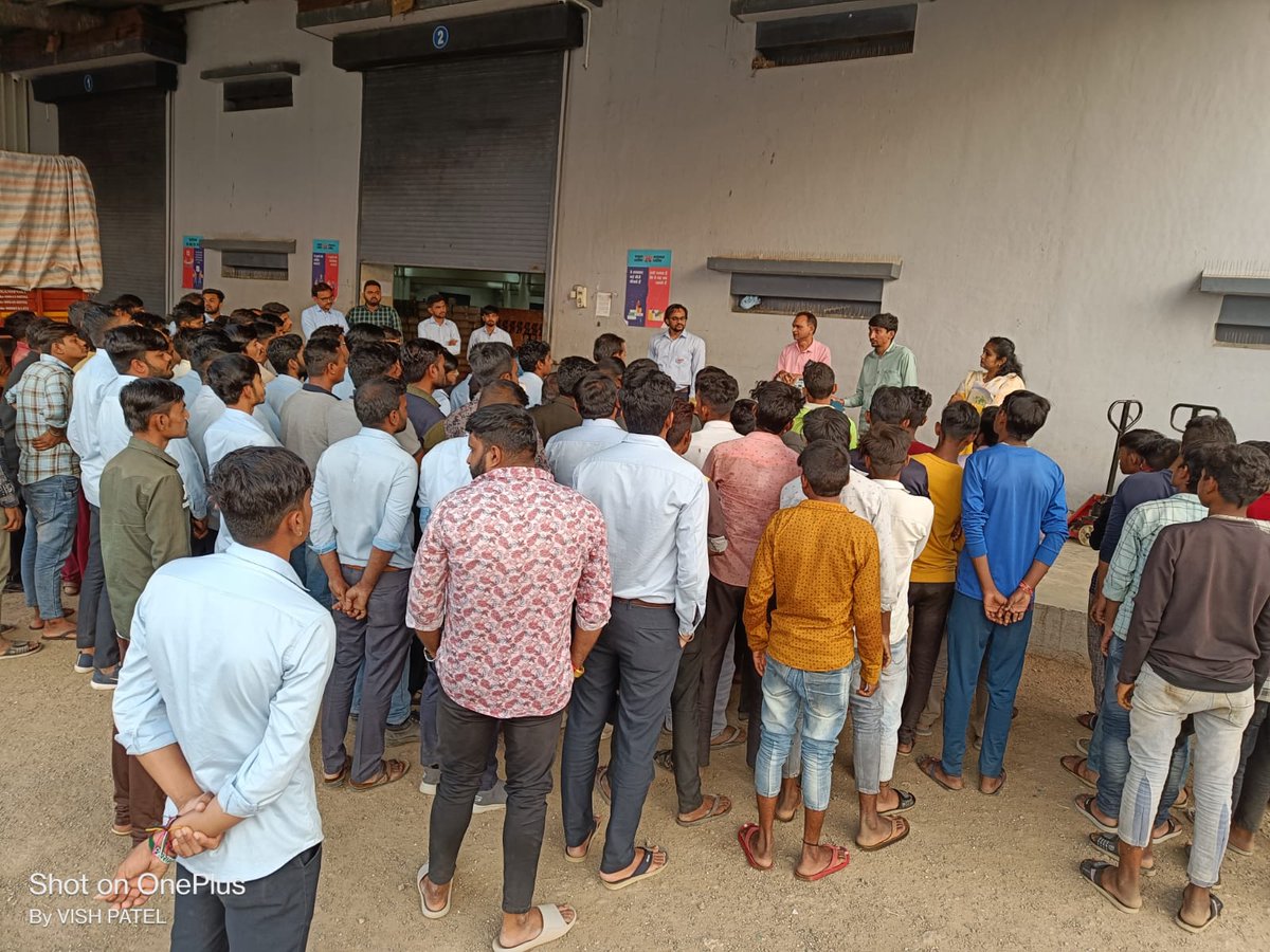 CEOGujarat's tweet photo. EVM Demonstration in industrial Area
73 Gondal - Rajkot

#GujaratElections2022 #CEOGujarat #EVM #Demostration #Rajkot #GujaratElections https://t.co/RphV9t0cM9