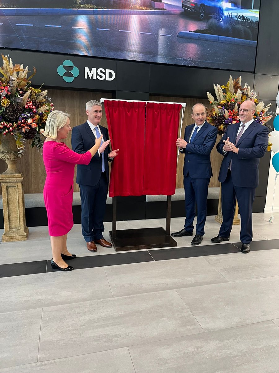 MichealMartinTD's tweet photo. Delighted to visit ⁦@MSDInvents⁩ new Biotech manufacturing facility in Swords, a company with a legacy here stretching back 50 years.

This investment a vote of confidence in Irish innovation. Wish all the team here every success in the years to come. https://t.co/BGBnAfJ2Ae