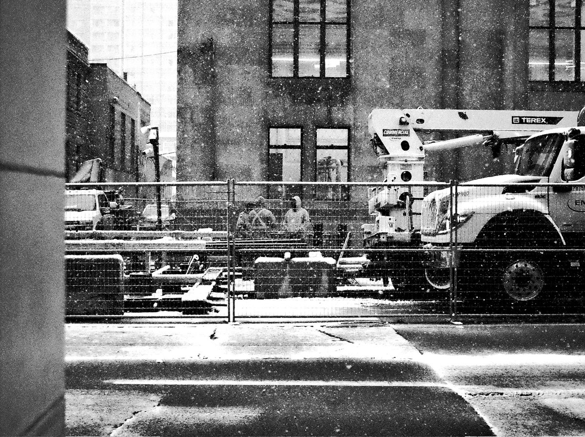StreetScotty's tweet photo. #StreetPhotographyTribe #StreetHunters  #thestreetphotographyhub  #Streetleaks #CityGrammers #streetsincanada  #urbanstreetphotogallery #blackandwhitephotography  #streetphotographersinternational #ricohgr2 https://t.co/tarynYDfk4