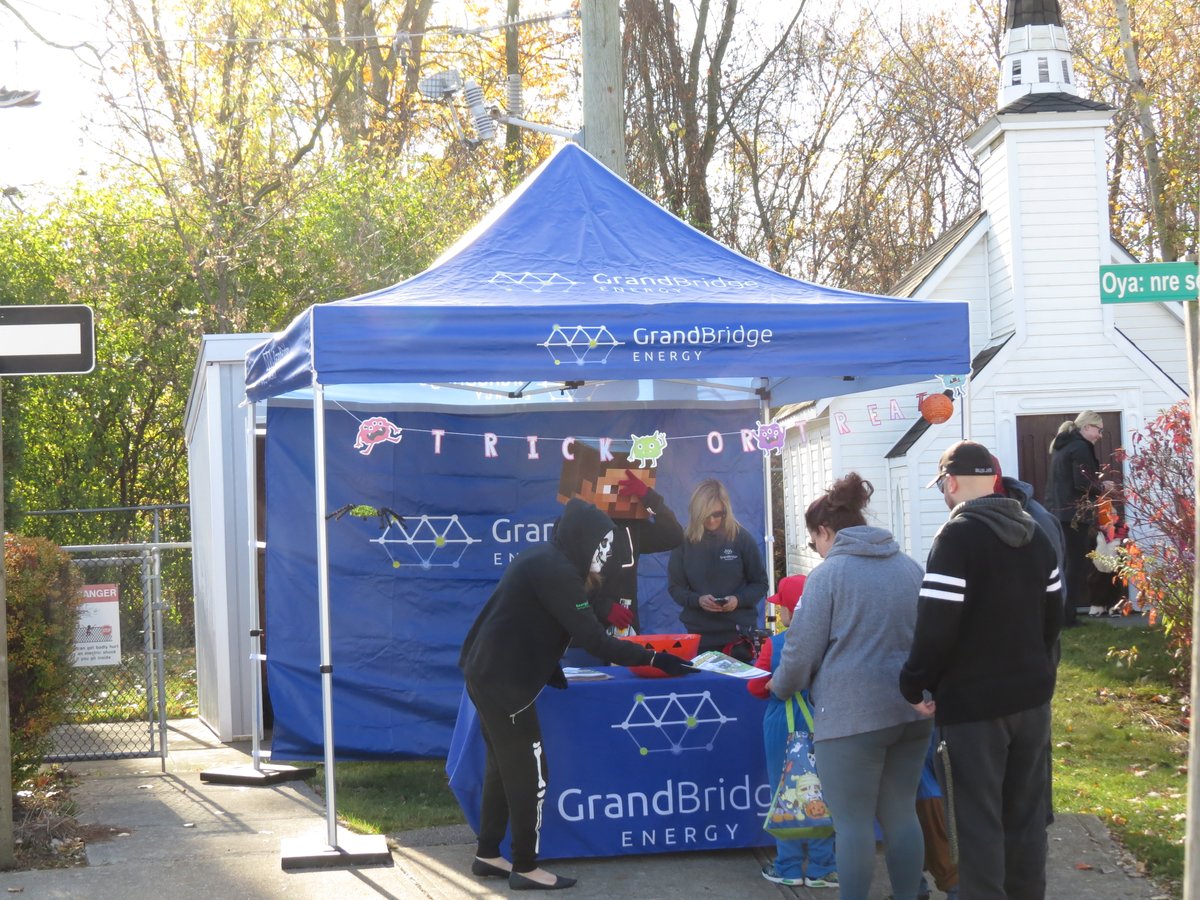 SafetyVillage_B's tweet photo. Major thanks to our event sponsor @GrandbridgeNRG for making the Halloween in the Village event a truly wonderful experience for everyone! 
Great to have you with us again this year!🤗 https://t.co/fYGYK6zAnX