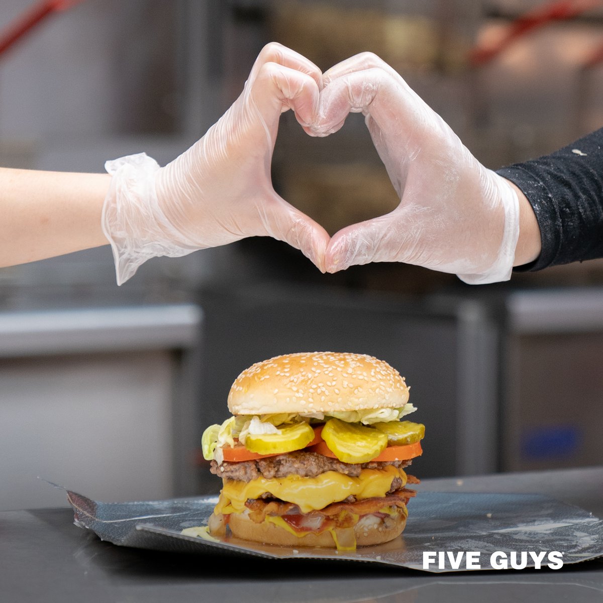 FiveGuys_Crew's tweet photo. We love what we do, so come join the fun! https://t.co/Q0Ug3PY5zK has all the info on our open positions all around the world! Whether it's your first job, or you're a seasoned pro, there's always room to grow! https://t.co/CU7JUgfdsP