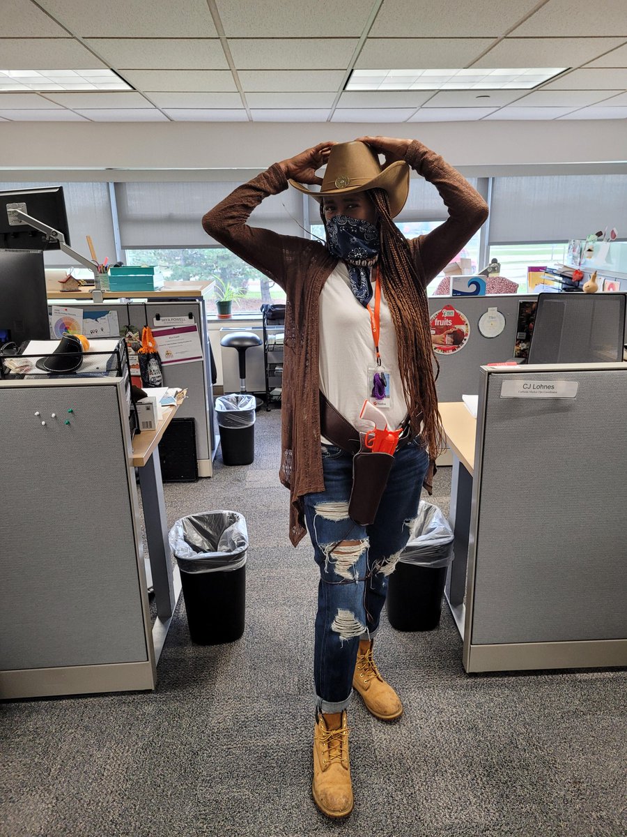 FoodlinkNY's tweet photo. Did you have a scary good time like we did yesterday? 🎃 

Check out some of the spooktacular costumes from our employees 🤠☠️✊🍇🍓🍉🍌 https://t.co/Qn7rNQPe47