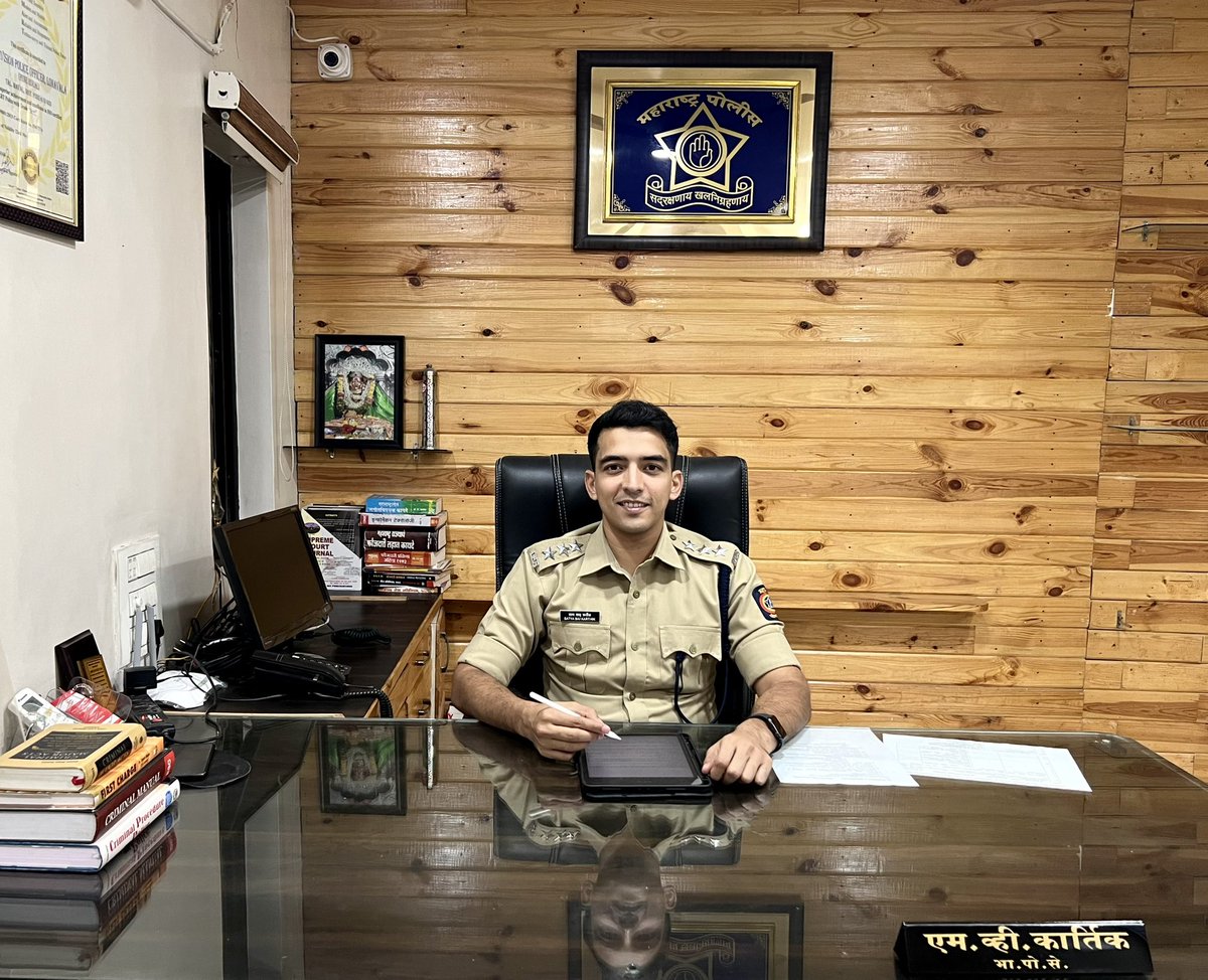 karrthikmadhira's tweet photo. Joined as ASP Lonavala, Pune.
New beginnings 👮♂️
.
.
.
#indianpoliceservice #IPS #maharashtrapolice #newbeginnings #firstcharge #pune #lonavala #Maharashtra #UPSC #police https://t.co/xNhLRXN20g