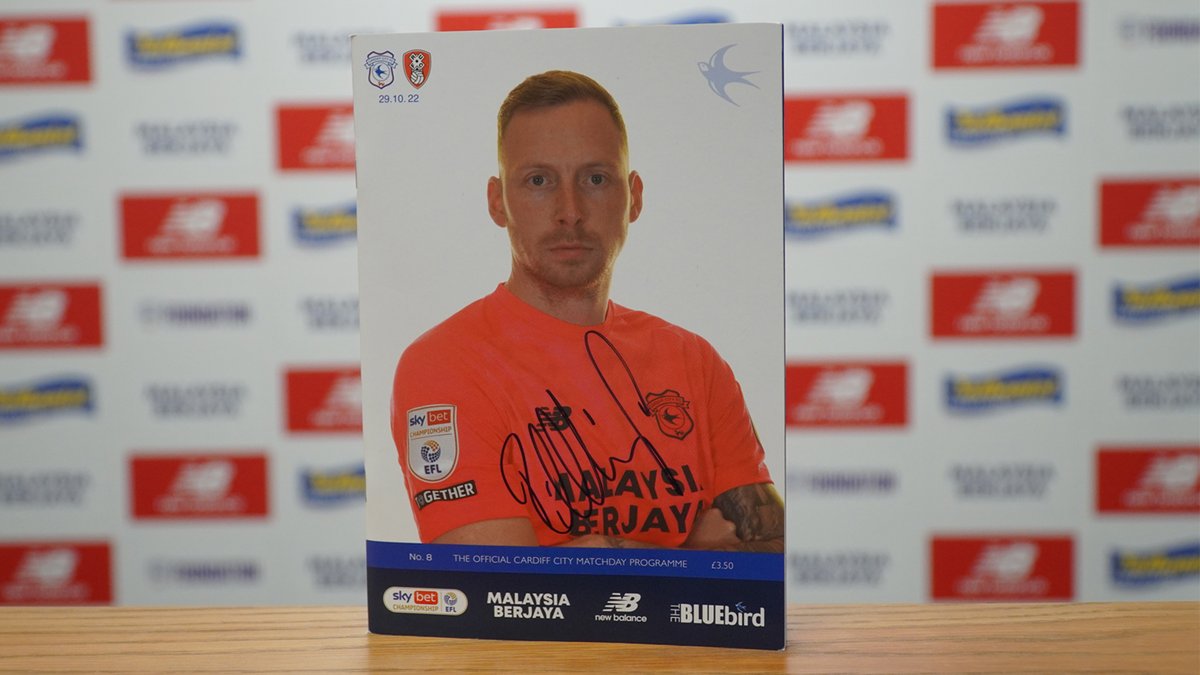 Another clean sheet for our number 1️⃣ on Saturday! 🧤

RT and follow for the chance to win a copy of #TheBluebird, signed by Ryan Allsop! 📘

#CityAsOne