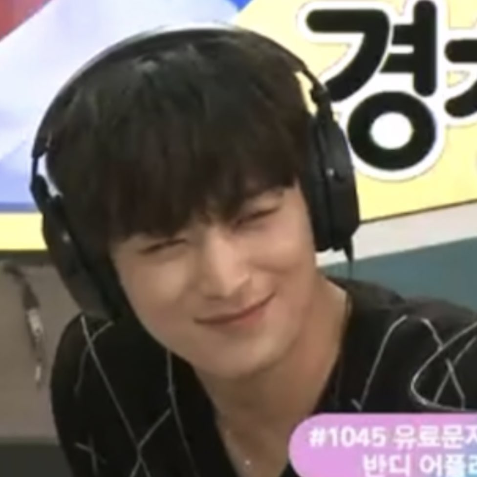 아기사르르고양이