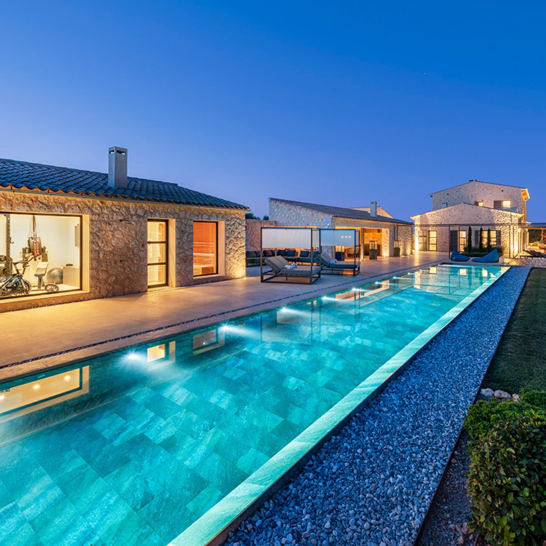 JamesEdition tweet media