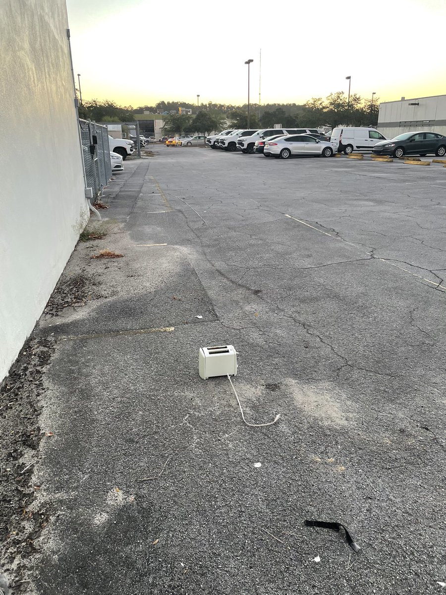 bnikles's tweet photo. RIP my Brave Little Toaster. You may have only toasted 1 side at a time, but you brought me much toasted happiness. You almost brought a new office. #bravelittletoaster https://t.co/xte5jlvkN8
