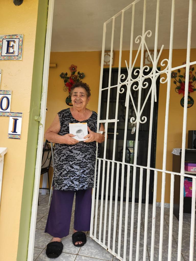 PRRUInc's tweet photo. Lámparas solares para las familias de la comunidad Buyones y barrio La Cuarta en #ponce 

Gracias a Jean Ortiz por la distribución de las lámparas.

Gracias a @amazon por su donativo de lámparas solares.

#bettertogether #puertorico #puertoricoriseup #poncepuertorico https://t.co/wUEH0cEKlx