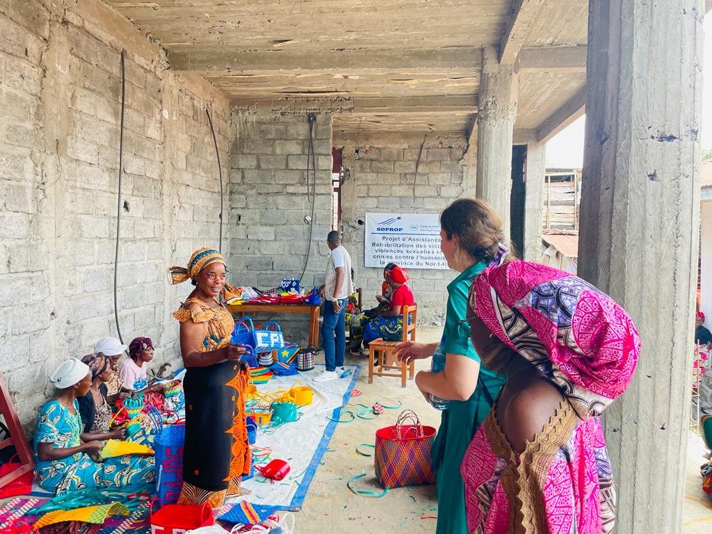 TFV_FPV's tweet photo. #TFV Acting Exec. Dir.@EckelmansFC visited TFV's project of assistance &amp; rehabilitation for victims of sexual violence &amp; other crimes against humanity implemented by its partner #SOPROP in North Kivu province, #DRC🇨🇩

@TFV_FPV at #ICC provides economic support to #SGBV survivors. https://t.co/4HsqJshRIE