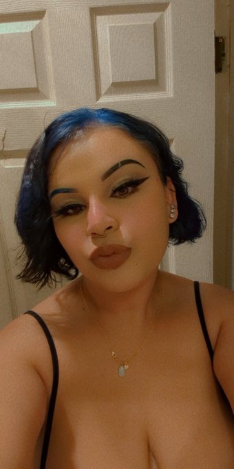 Hey guys!! I will no longer be posting on Pornhub! Only fans only***** come check me out and you'll get