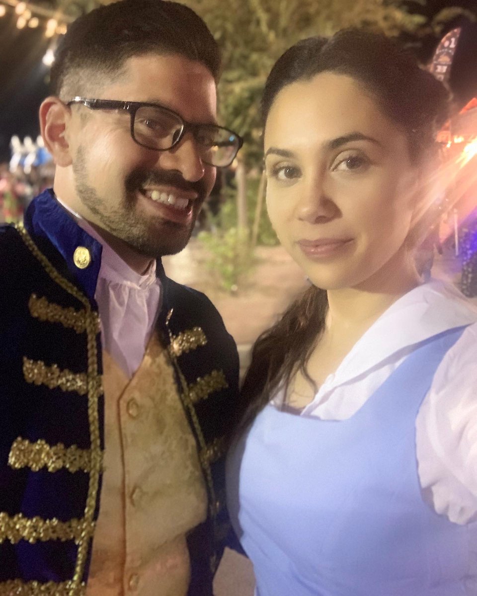 ACWritesYA's tweet image. This was my absolute favorite costume ever! I always related to Belle the most! #BeautyAndTheBeast #Halloween2022