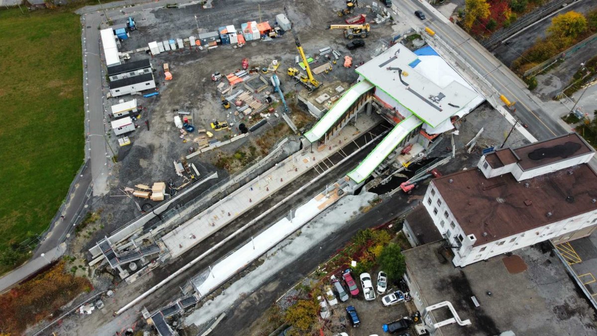 RailFansCanada's tweet photo. Once we have the slides from #FEDCO, we will upload them on our website for consultation.
In the meantime, you can also visit https://t.co/GfOskzDrJV to see for yourself the progress throughout the city. https://t.co/ypH6uROXMb