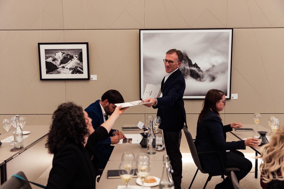 BassoSommelier's tweet photo. 🇮🇹Una giornata informale all’insegna della convivialità alla scoperta degli Champagne della Maison Ruinart con il beneficio della formazione con Florence Boubée-Legrand, enologa da Ruinart.
@ruinart
#paolobasso #ruinart #champagneruinart #bestsommelieroftheworld https://t.co/wR5C7cgb1q