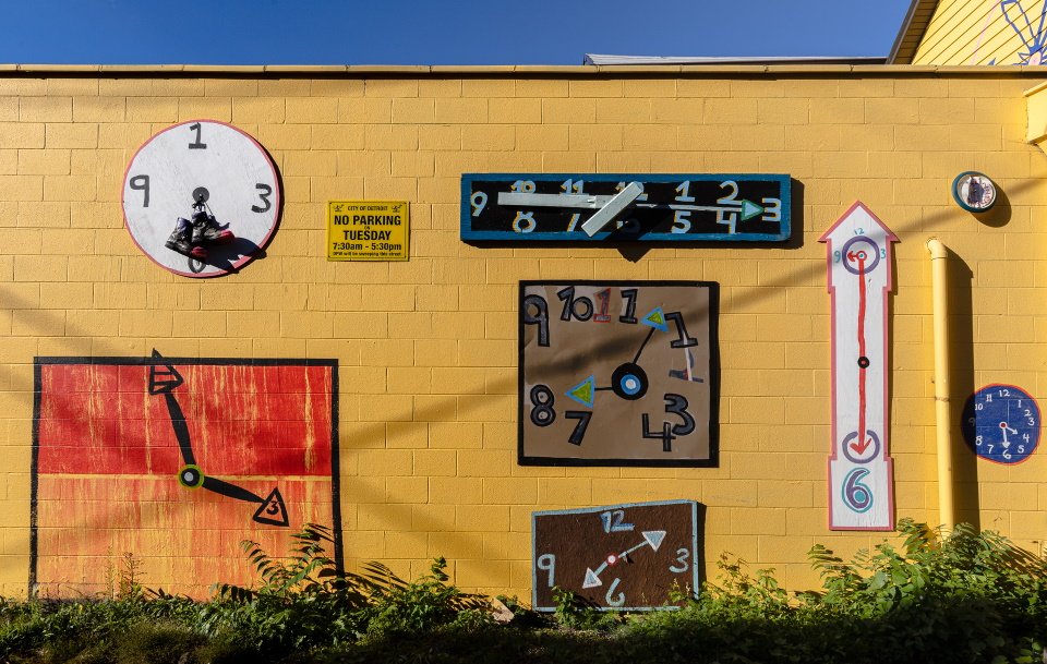 If you work in Walker's Point, remember to explore the local artwork.

Featured:
Tyree Guyton. "TIMEOLOGY". 2022.
The Suburban Gallery - Walker's Point
📸: Brian Pfister/Sculpture Milwaukee

#Explore #Milwaukee #PublicArt