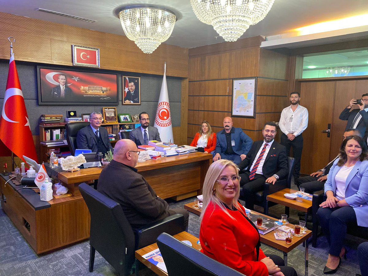 muratsahin2023's tweet photo. Dava kardeşlerimle birlikte kıymetli Vekillerimize Gazi Meclisimizde nezaket ziyaretinde bulunduk…

Yakın ilgi ve alakalarından dolayı değerli büyüklerimize şükranlarımızı sunuyoruz…

@celalettingvnc @mcihatsezal 
@habibeocal46 

#GönüllülerEmrindeDaima
SELAM OLSUN BAŞKOMUTANA https://t.co/xWDqifjjTJ